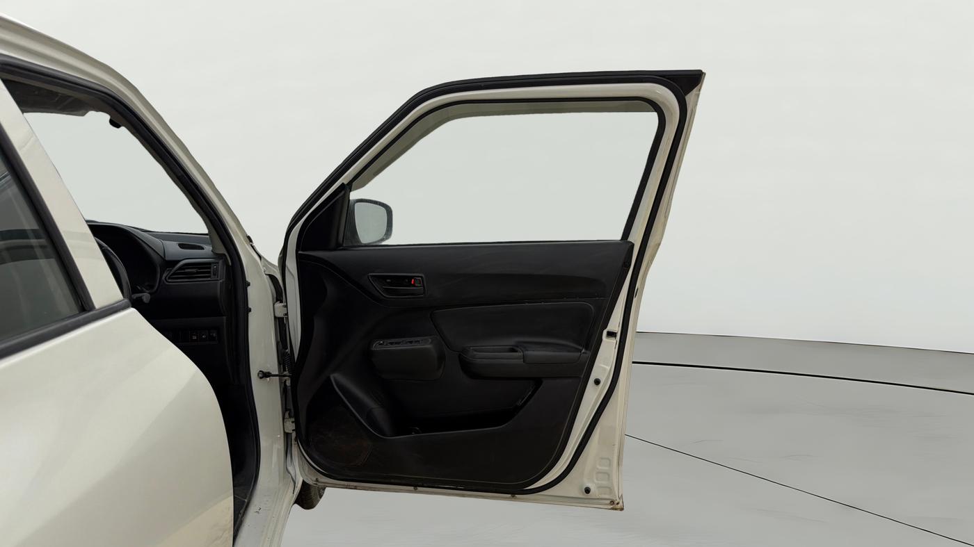 2020 Maruti Swift LXI, Petrol, Manual, 47,359 km, RHS Front Door