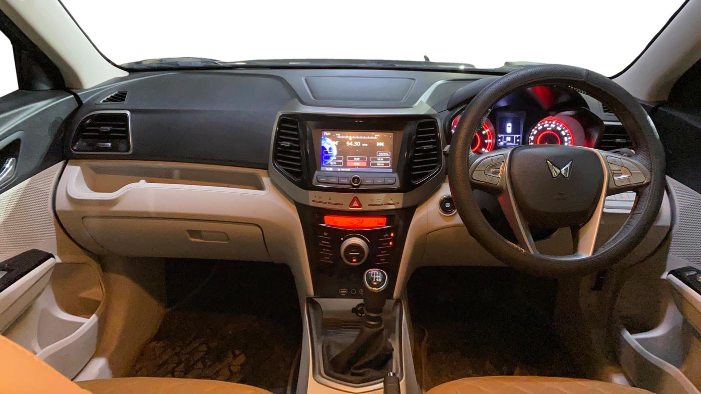 2024 Mahindra XUV300 W8 1.2 PETROL, Petrol, Manual, 1,084 km, Dashboard