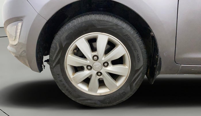 2012 Hyundai i20 SPORTZ 1.2, CNG, Manual, 1,20,834 km, Left Front Wheel