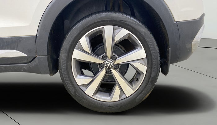 2022 Volkswagen TAIGUN TOPLINE 1.0 TSI MT, Petrol, Manual, 1,36,897 km, Left Rear Wheel