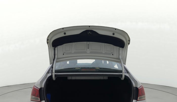 2017 Hyundai Verna 1.6 VTVT SX O, Petrol, Manual, 81,006 km, Boot Door Open