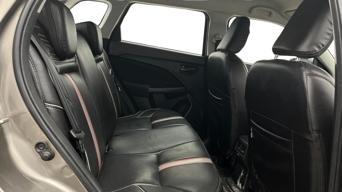 2022 Maruti BREZZA VXI SMART HYBRID, Petrol, Manual, 32,445 km, Right Side Rear Door Cabin