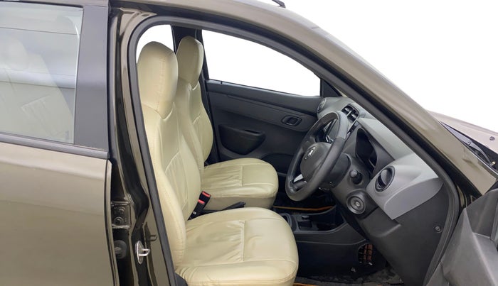 2017 Renault Kwid RXT 1.0 AMT (O), Petrol, Automatic, 13,156 km, Right Side Front Door Cabin