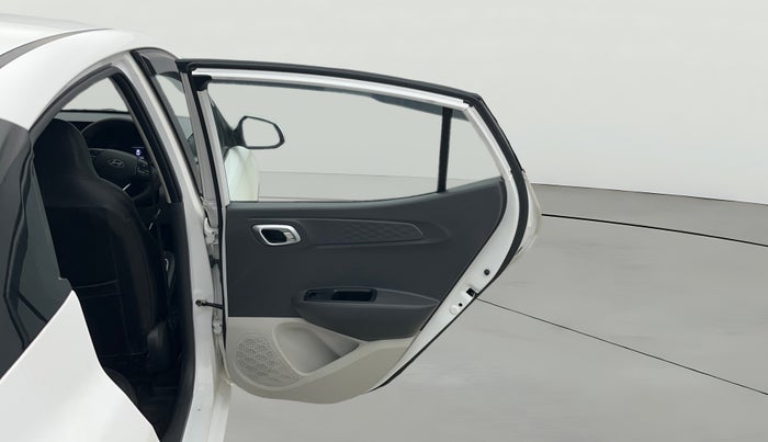 2023 Hyundai AURA SX 1.2 CNG, CNG, Manual, 12,690 km, RHS Rear Door