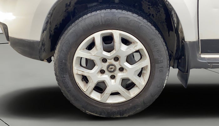 2017 Renault Duster RXL PETROL, Petrol, Manual, 42,528 km, Left Front Wheel