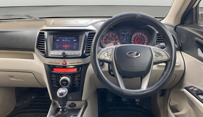 2020 Mahindra XUV300 W8 1.2 PETROL, Petrol, Manual, 81,792 km, Steering Wheel Close Up