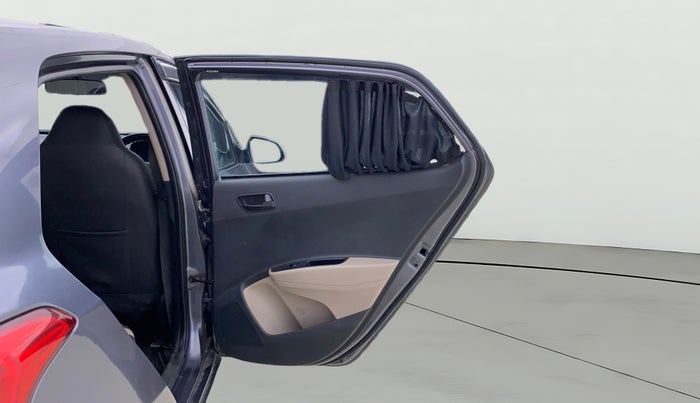 2016 Hyundai Grand i10 MAGNA 1.2 KAPPA VTVT, CNG, Manual, 1,41,978 km, RHS Rear Door