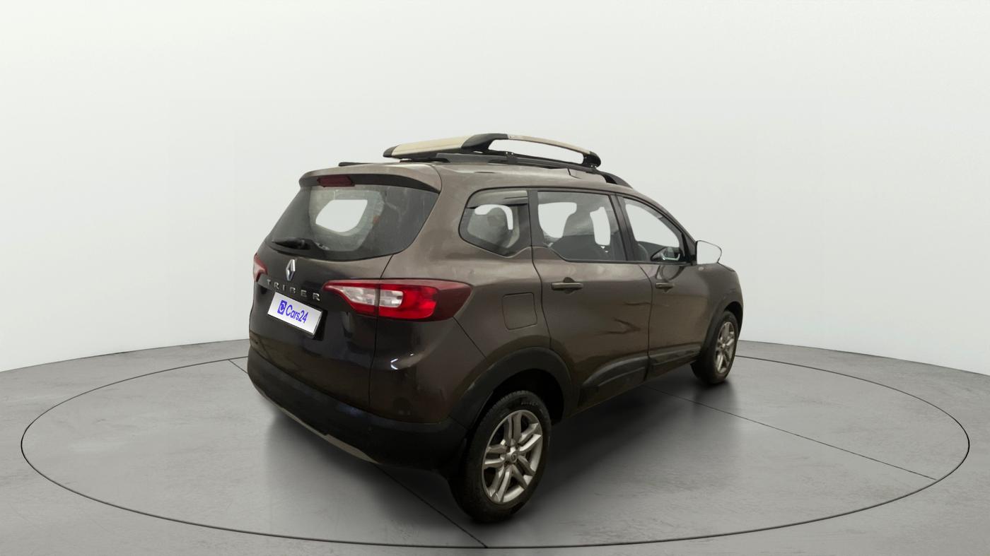 2022 Renault TRIBER RXZ AMT, Petrol, Automatic, 27,126 km, Right Back Diagonal
