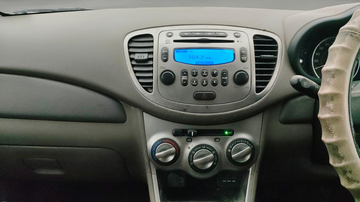 2014 Hyundai i10 SPORTZ 1.1, Petrol, Manual, 30,547 km, Air Conditioner
