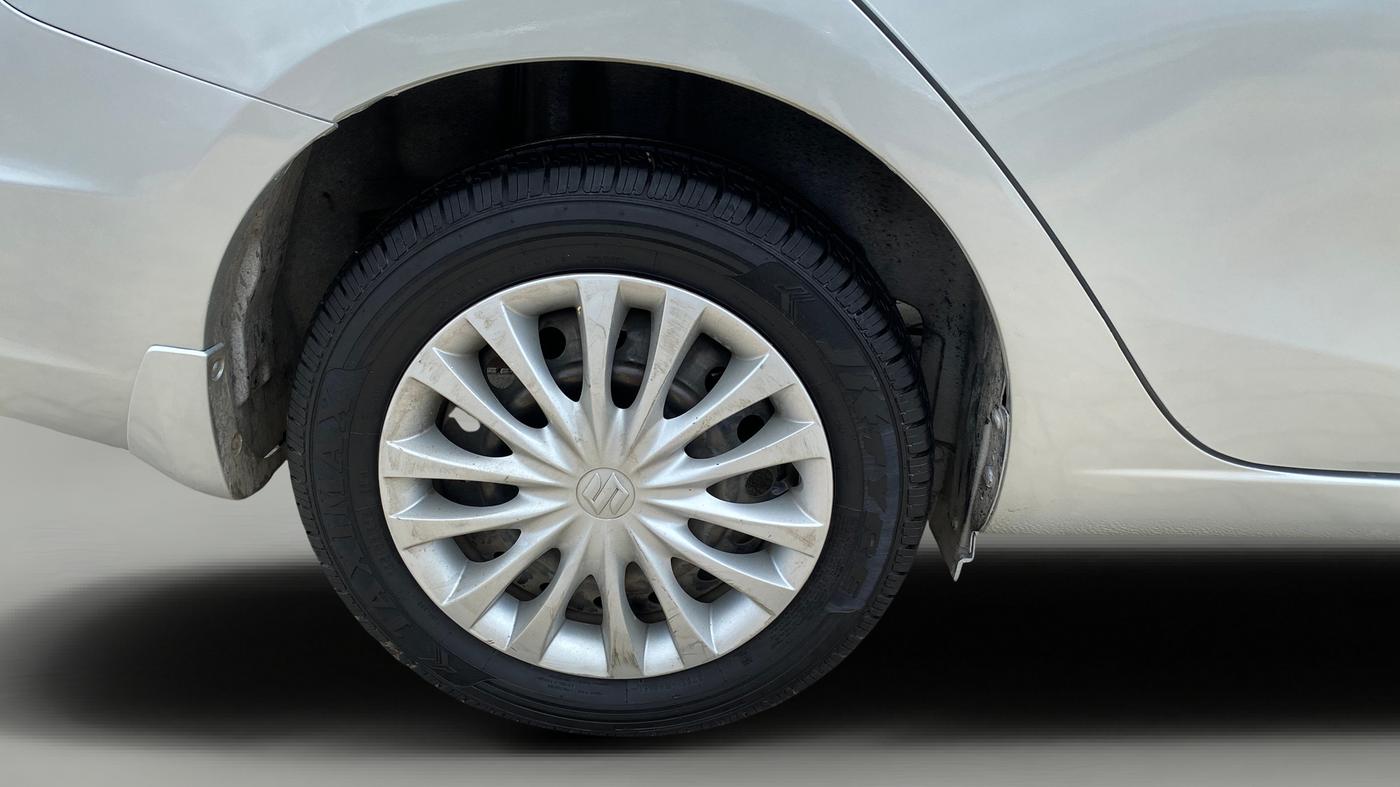 2015 Maruti Ciaz VXI, Petrol, Manual, 98,457 km, Right Rear Wheel