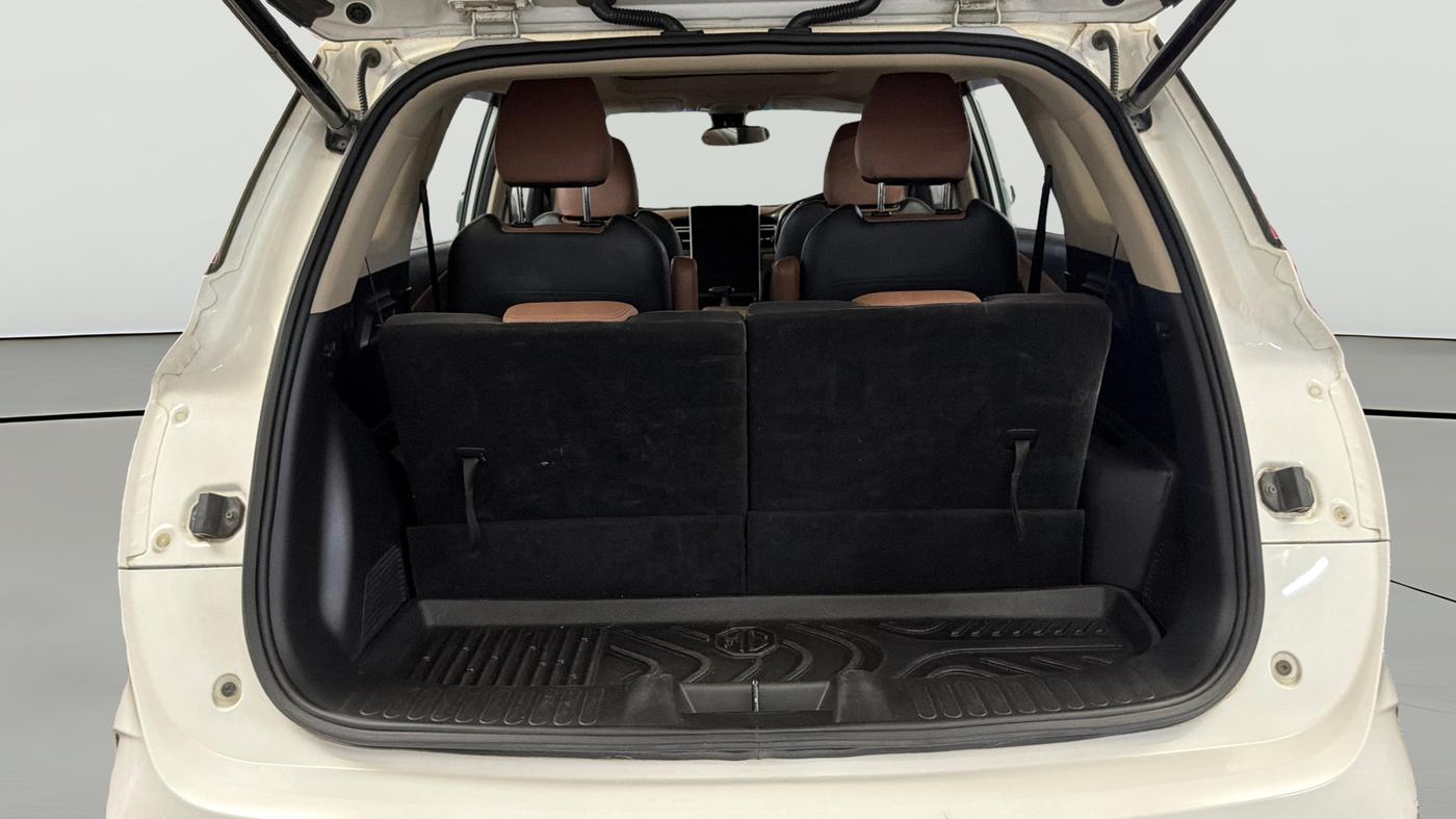 2023 MG HECTOR PLUS SHARP PRO 1.5 PETROL TURBO CVT 6 STR, Petrol, Automatic, 43,197 km, Boot Open Zoomed View