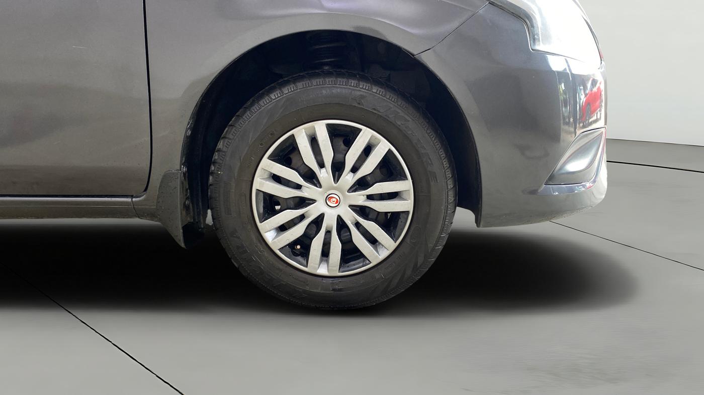 2015 Nissan Sunny XL, Petrol, Manual, 37,667 km, Right Front Wheel