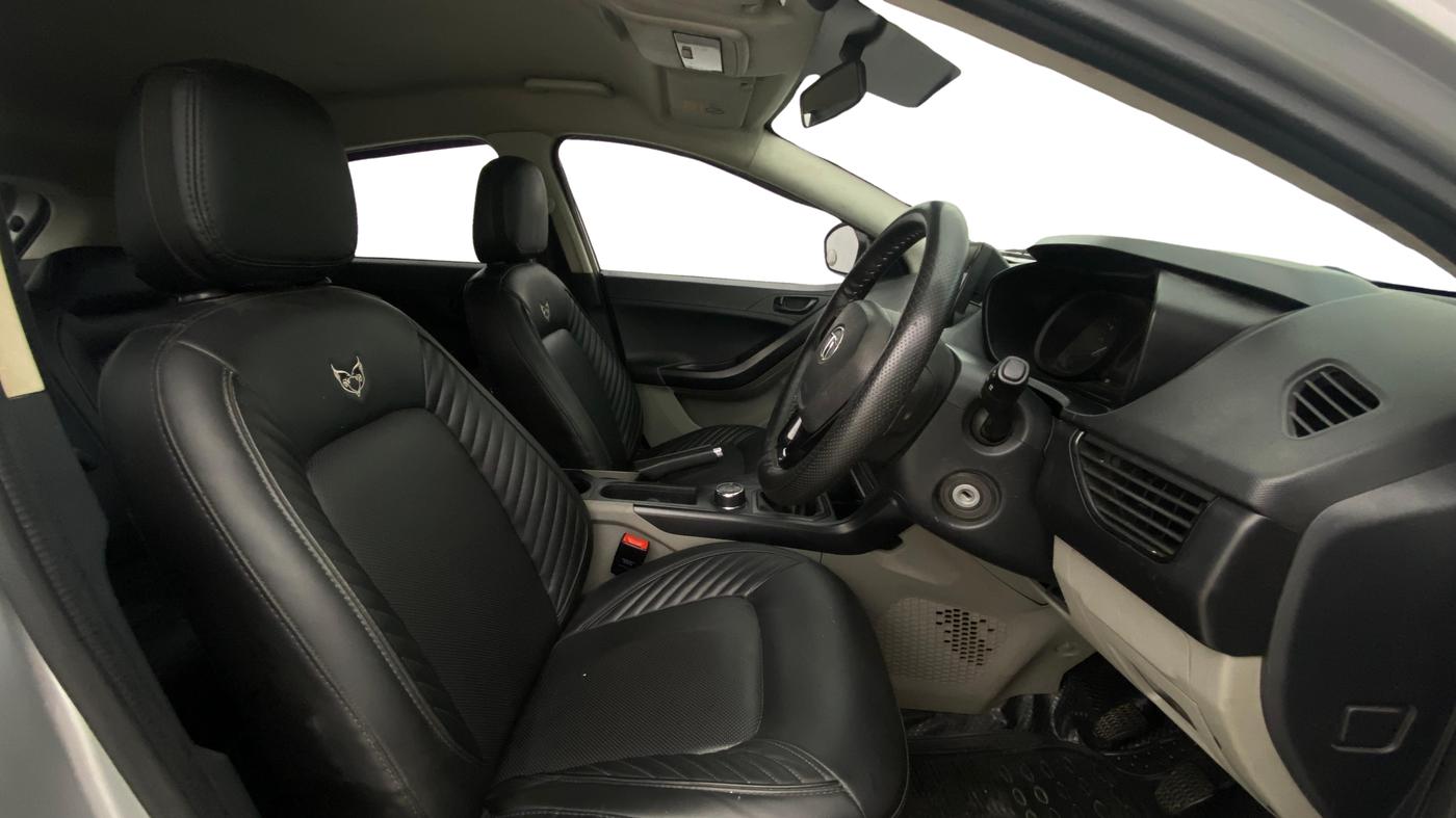 2018 Tata NEXON XE PETROL, Petrol, Manual, 55,585 km, Right Side Front Door Cabin