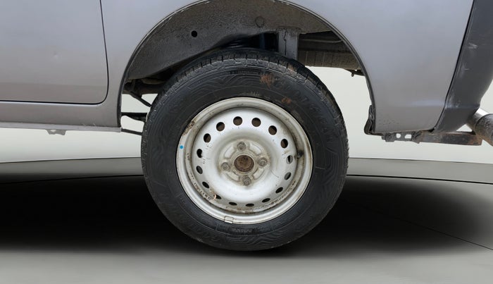 2023 Maruti Eeco 7 STR STD 1.2, CNG, Manual, 1,25,302 km, Left Rear Wheel