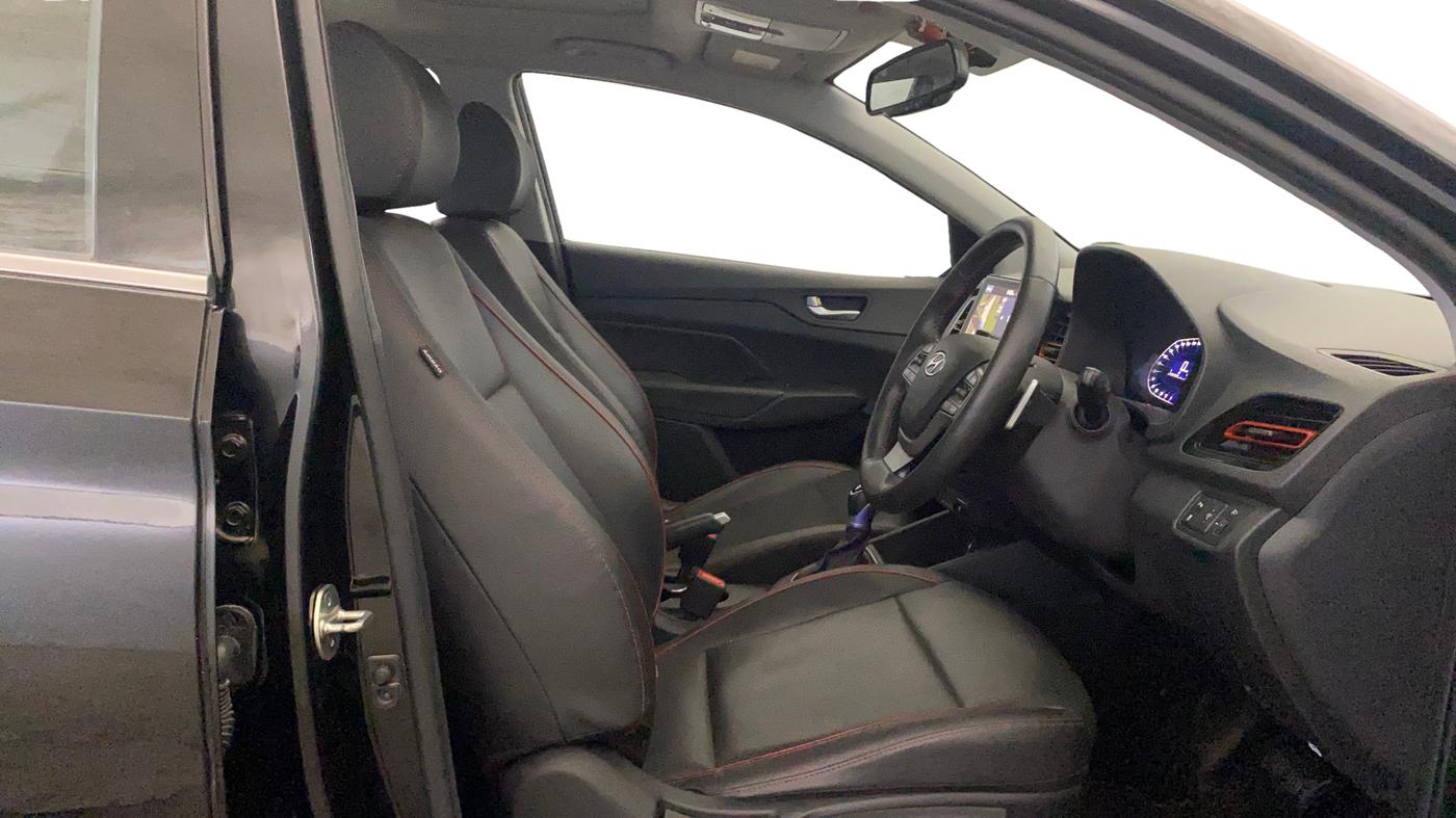 2021 Hyundai Verna SX (O) 1.0 TURBO DCT, Petrol, Automatic, 70,265 km, Right Side Front Door Cabin