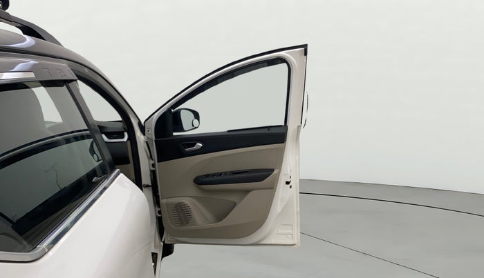 2022 Renault TRIBER RXZ, Petrol, Manual, 18,267 km, RHS Front Door