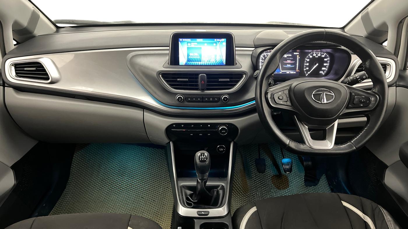 2020 Tata ALTROZ XZ PETROL, Petrol, Manual, 75,469 km, Dashboard