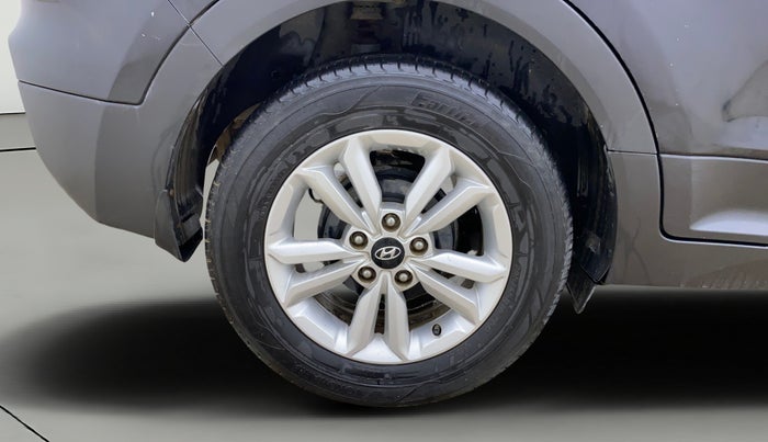 2016 Hyundai Creta SX PLUS 1.6 PETROL, Petrol, Manual, 1,20,527 km, Right Rear Wheel