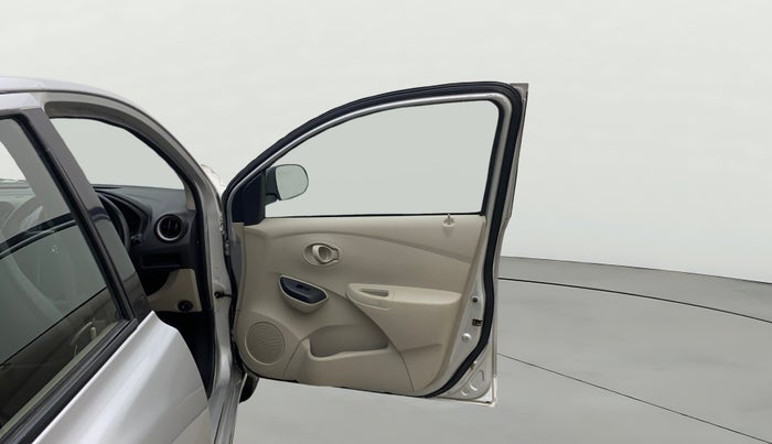 2016 Datsun Go Plus T, Petrol, Manual, 51,215 km, RHS Front Door