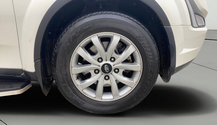 2020 Mahindra XUV500 W7, Diesel, Manual, 79,823 km, Right Front Wheel