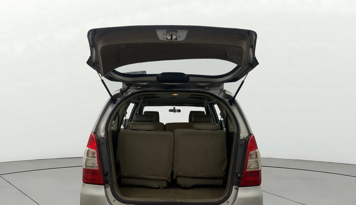 2015 Toyota Innova 2.5 GX 8 STR, Diesel, Manual, 97,979 km, Boot Door Open