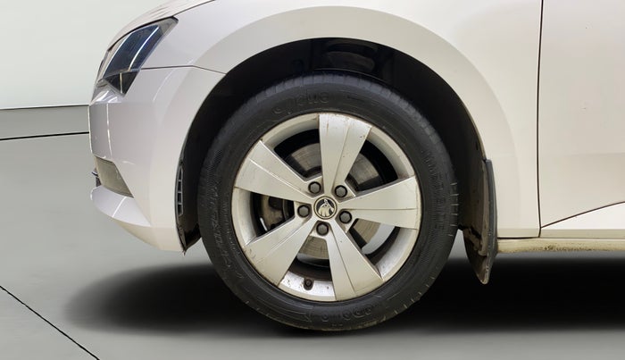 2019 Skoda Superb STYLE 1.8 TSI MT, Petrol, Manual, 50,278 km, Left Front Wheel