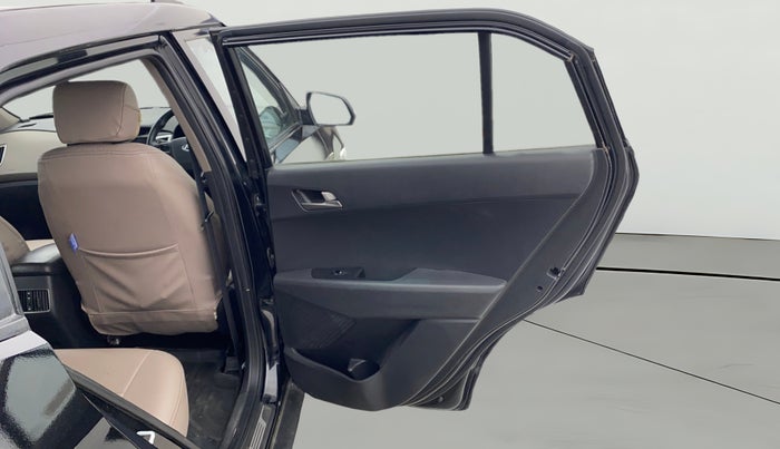 2016 Hyundai Creta SX PLUS AT 1.6 PETROL, Petrol, Automatic, 1,10,653 km, RHS Rear Door