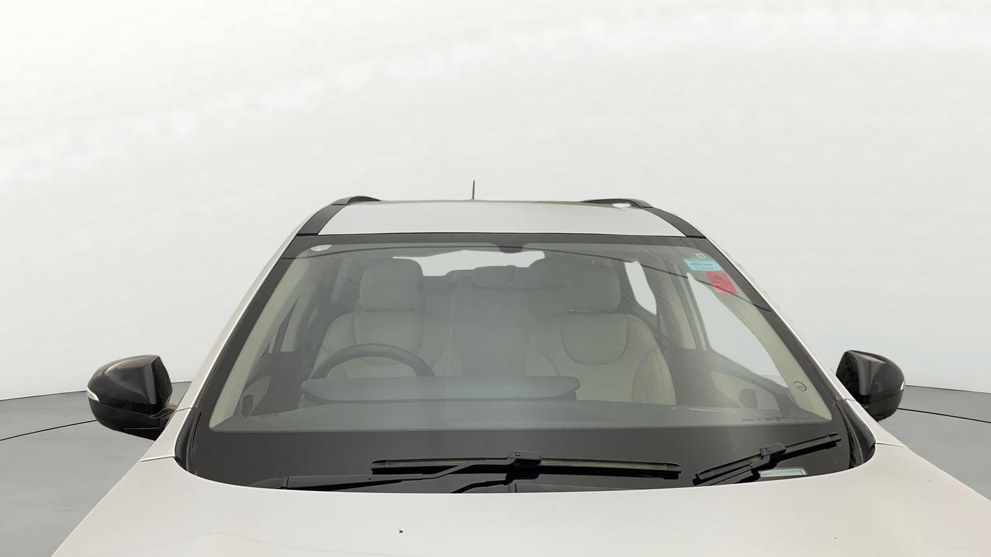 2024 Mahindra XUV700 MX P MT 5 STR, Petrol, Manual, 18,479 km, Front Windshield