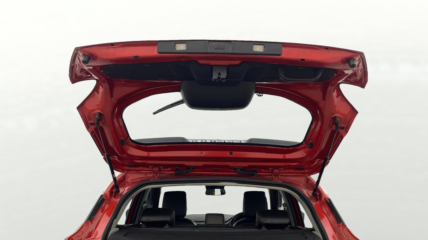 2023 Tata PUNCH CREATIVE AMT 1.2 RTN DUAL TONE, Petrol, Automatic, 31,600 km, Boot Door Open