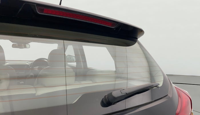 2019 Mahindra XUV300 W8 (O) 1.2 PETROL, Petrol, Manual, 36,315 km, Rear Wiper