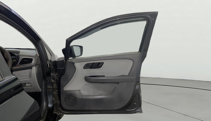 2021 Tata ALTROZ XE PETROL, Petrol, Manual, 49,668 km, RHS Front Door