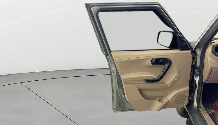 2022 Mahindra BOLERO NEO N 4, Diesel, Manual, 52,041 km, LHS Front Door