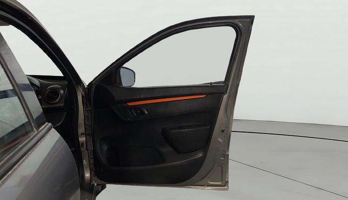 2019 Renault Kwid CLIMBER 1.0, Petrol, Manual, 88,945 km, RHS Front Door