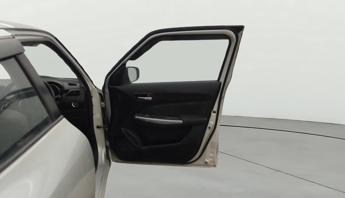 2019 Maruti Swift ZXI, Petrol, Manual, 79,756 km, RHS Front Door