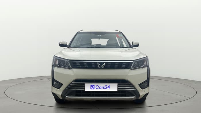 2022 Mahindra XUV300 W8 (O) 1.2 PETROL AMT, Petrol, Automatic, 12,403 km, Front