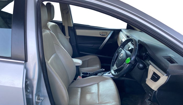 2015 Toyota Corolla Altis VL CVT PETROL, Petrol, Automatic, 1,38,199 km, Right Side Front Door Cabin