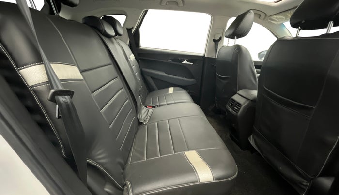 2021 MG HECTOR SHINE 1.5 PETROL TURBO CVT, Petrol, Automatic, 27,395 km, Right Side Rear Door Cabin