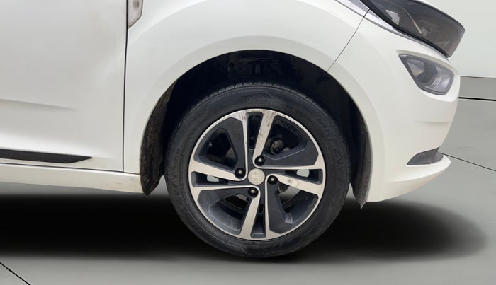 2022 Tata ALTROZ XZ PETROL, Petrol, Manual, 32,969 km, Right Front Wheel