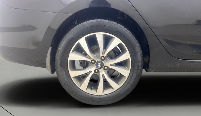 2014 Hyundai Verna FLUIDIC 1.6 CRDI SX OPT, Diesel, Manual, 51,472 km, Right Rear Wheel