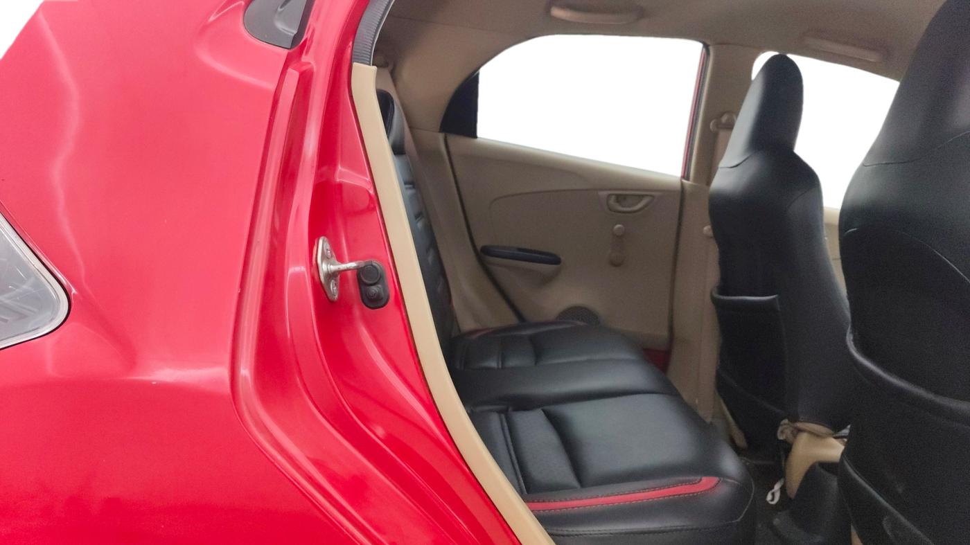 2014 Honda Brio EX MT, Petrol, Manual, 65,749 km, Right Side Rear Door Cabin