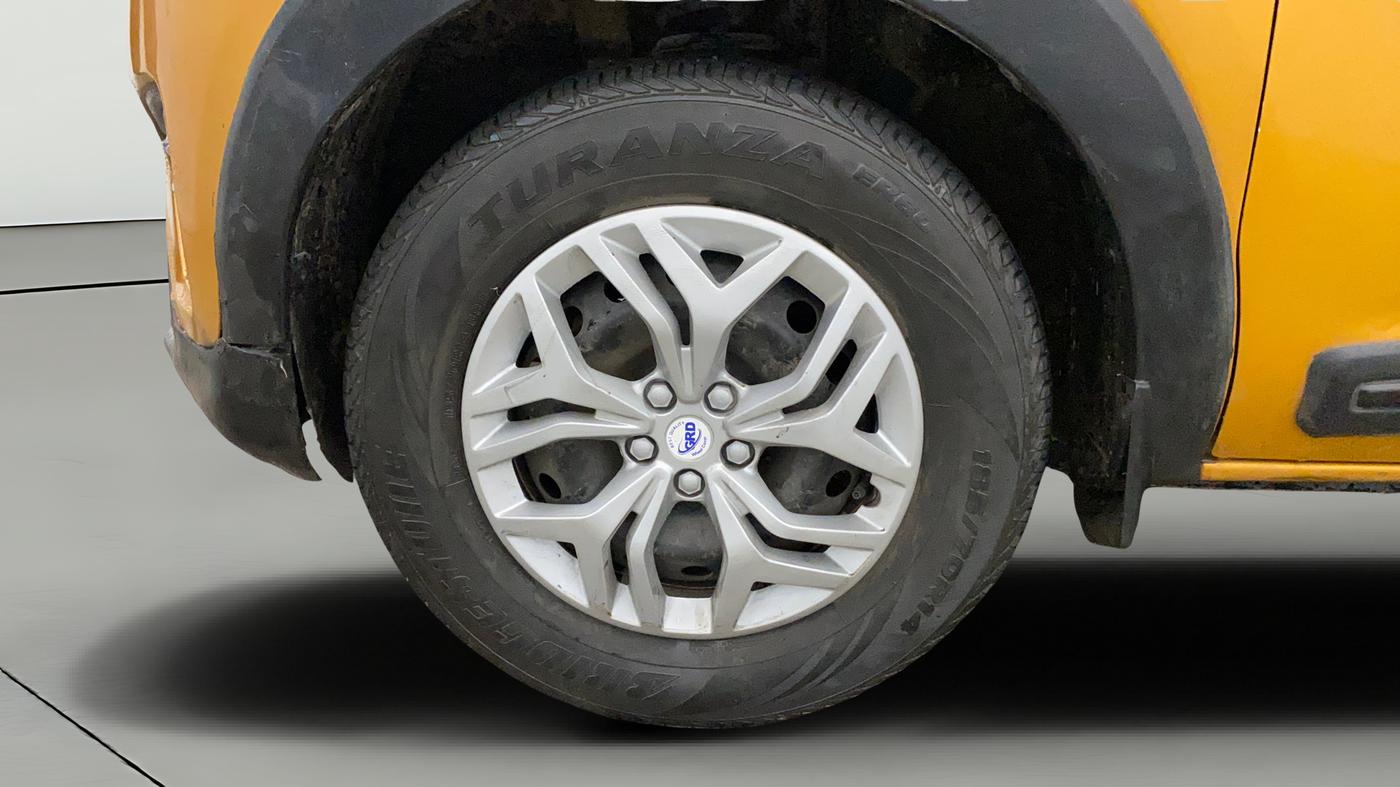 2019 Renault TRIBER RXT, CNG, Manual, 61,353 km, Left Front Wheel