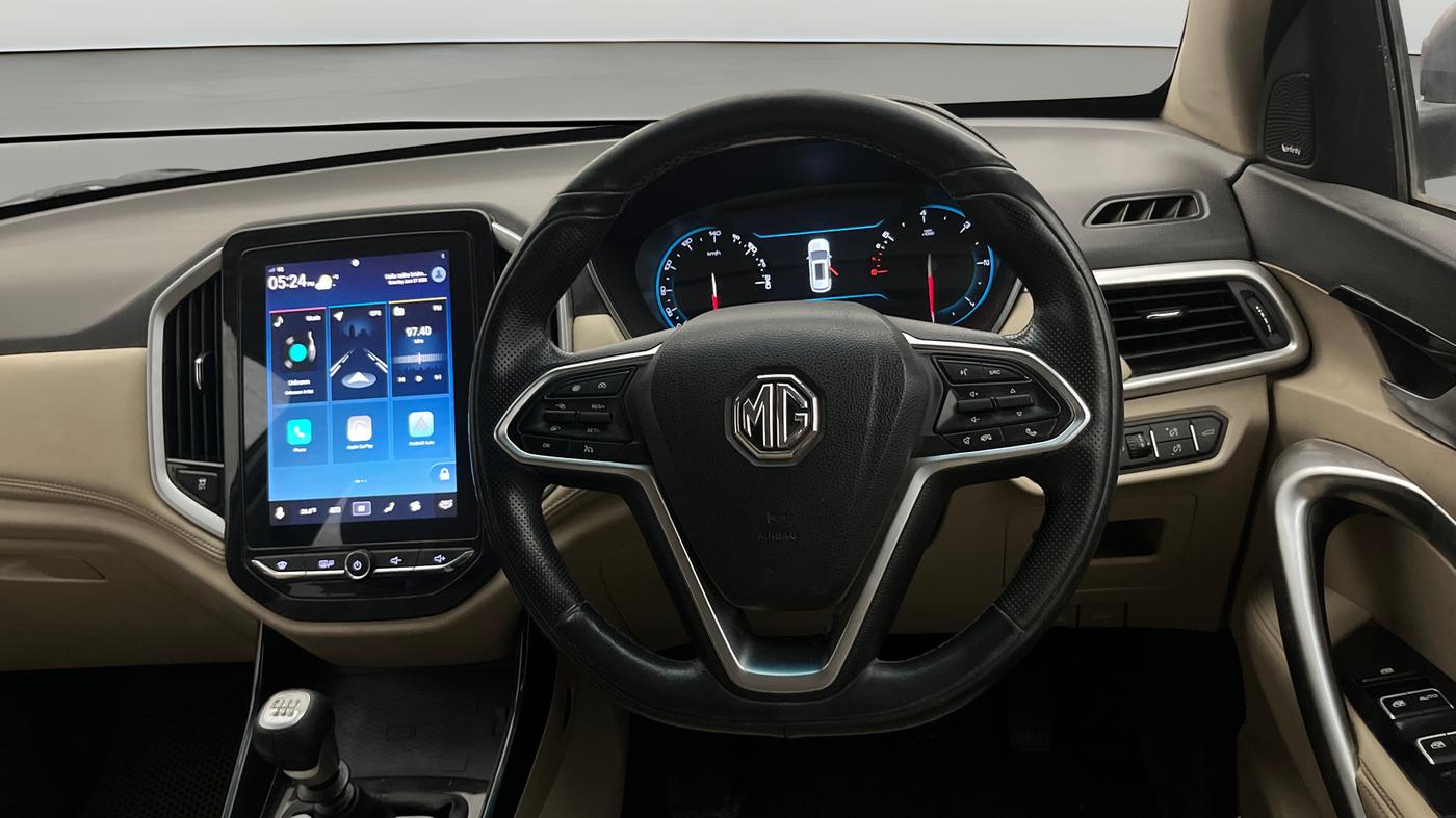 2023 MG HECTOR SHARP PRO 2.0 TURBO DIESEL, Diesel, Manual, 1,02,806 km, Steering Wheel Close Up