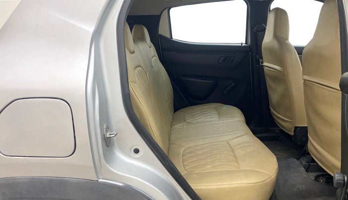 2017 Renault Kwid RXT 0.8, Petrol, Manual, 65,470 km, Right Side Rear Door Cabin