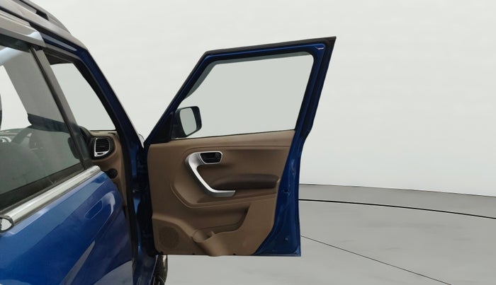 2016 Mahindra TUV300 T8, Diesel, Manual, 53,007 km, RHS Front Door