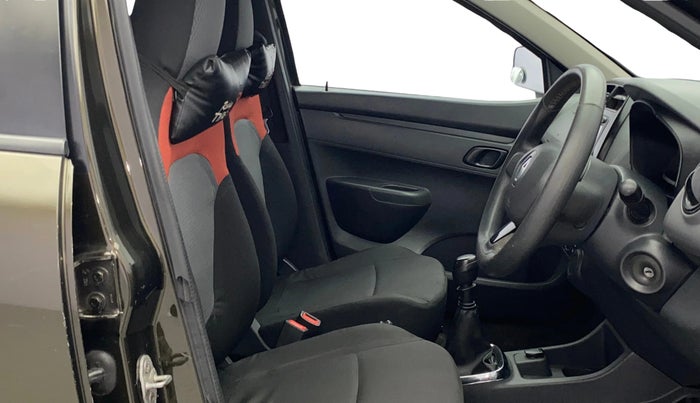 2015 Renault Kwid RXT 0.8 (O), Petrol, Manual, 1,05,206 km, Right Side Front Door Cabin