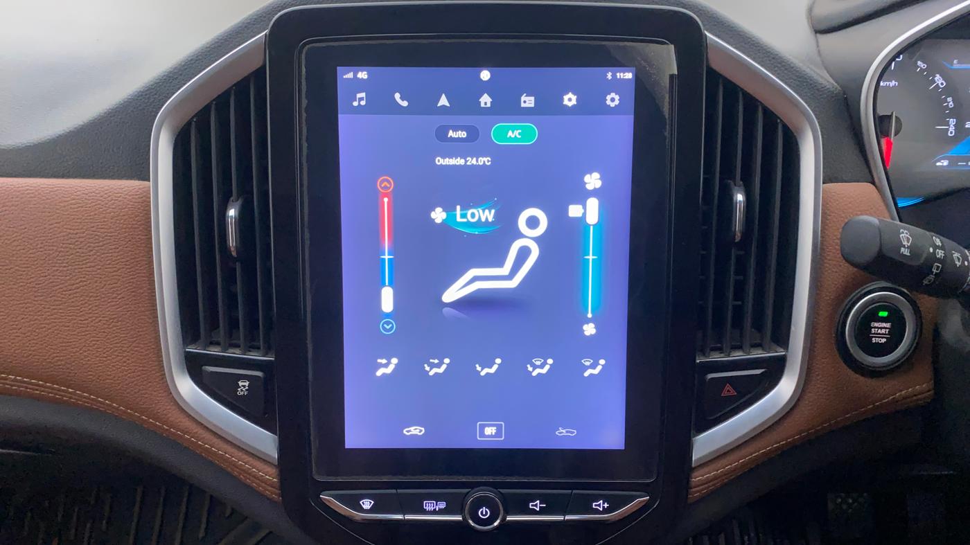 2020 MG HECTOR PLUS SHARP 2.0 DIESEL TURBO MT 6-STR, Diesel, Manual, 64,684 km, Air Conditioner