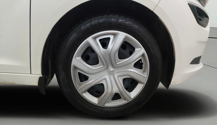 2023 Tata ALTROZ XM PLUS SUNROOF, Petrol, Manual, 22,946 km, Right Front Wheel