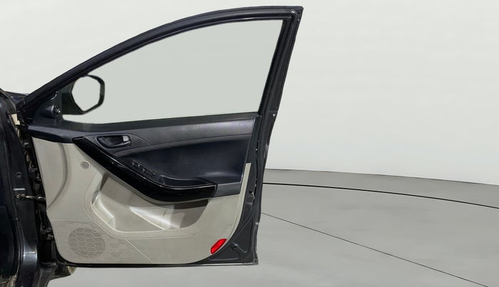 2019 Tata NEXON XM PETROL, Petrol, Manual, 31,721 km, RHS Front Door