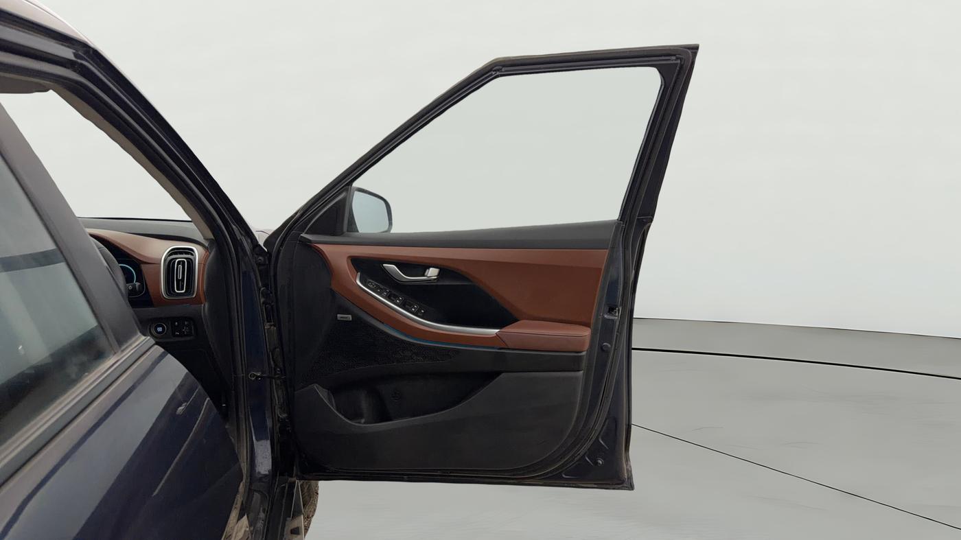2022 Hyundai ALCAZAR 2.0 SIGNATURE (O) AT 6STR, Petrol, Automatic, 40,786 km, RHS Front Door