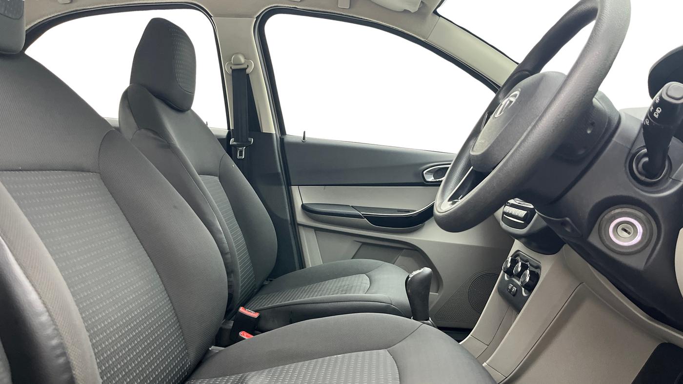 2018 Tata Tiago XZ PLUS PETROL, Petrol, Manual, 50,245 km, Right Side Front Door Cabin